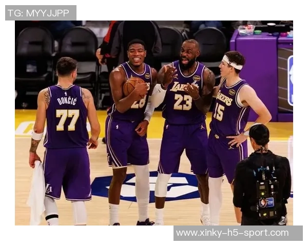 雷迪克谈老詹背靠背出战希望强调脚部酸痛影响恢复情况 雷迪克谈老詹背靠背出战希望强调脚部酸痛影响恢复情况