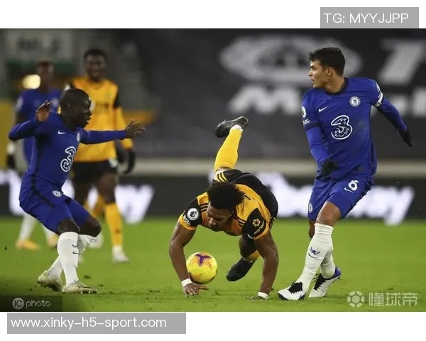 英超激战正酣曼联追平切尔西狼队仍无胜绩垫底 英超激战正酣曼联追平切尔西狼队仍无胜绩垫底